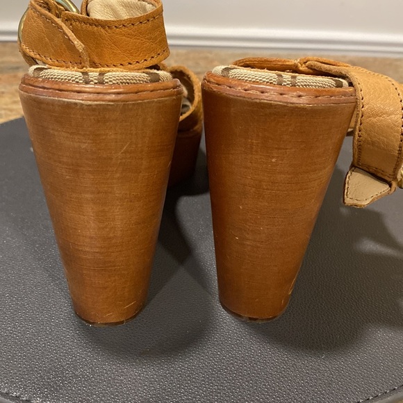 Coach Wood Platform Monogram Sandal Size 10. - Picture 7 of 10